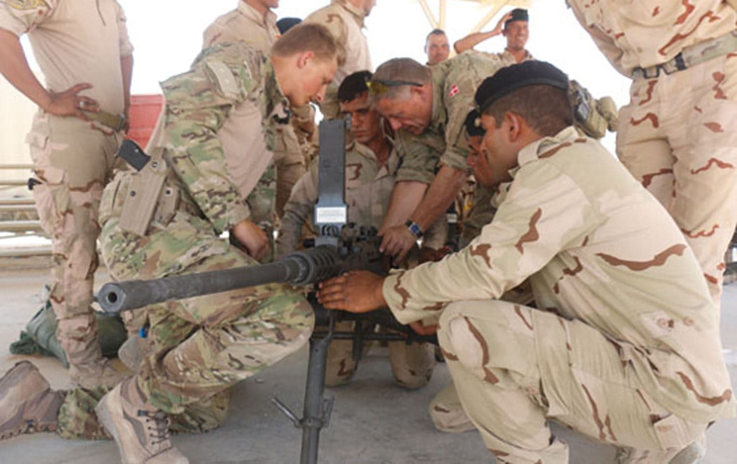 Danish soldiers training an Iraqi brigade at the Al Asad base in Iraq. Photo: Danish Defence