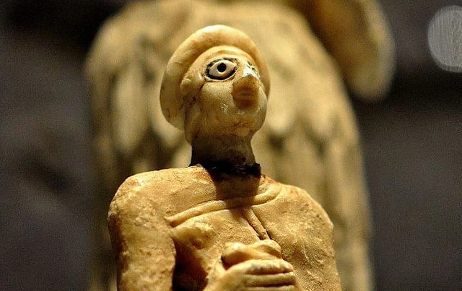 A statuette of a Sumerian worshiper from southern Mesopotamia, modern-day Iraq. File photo: Osama S. M. Amin / Sulaymaniyah Museum