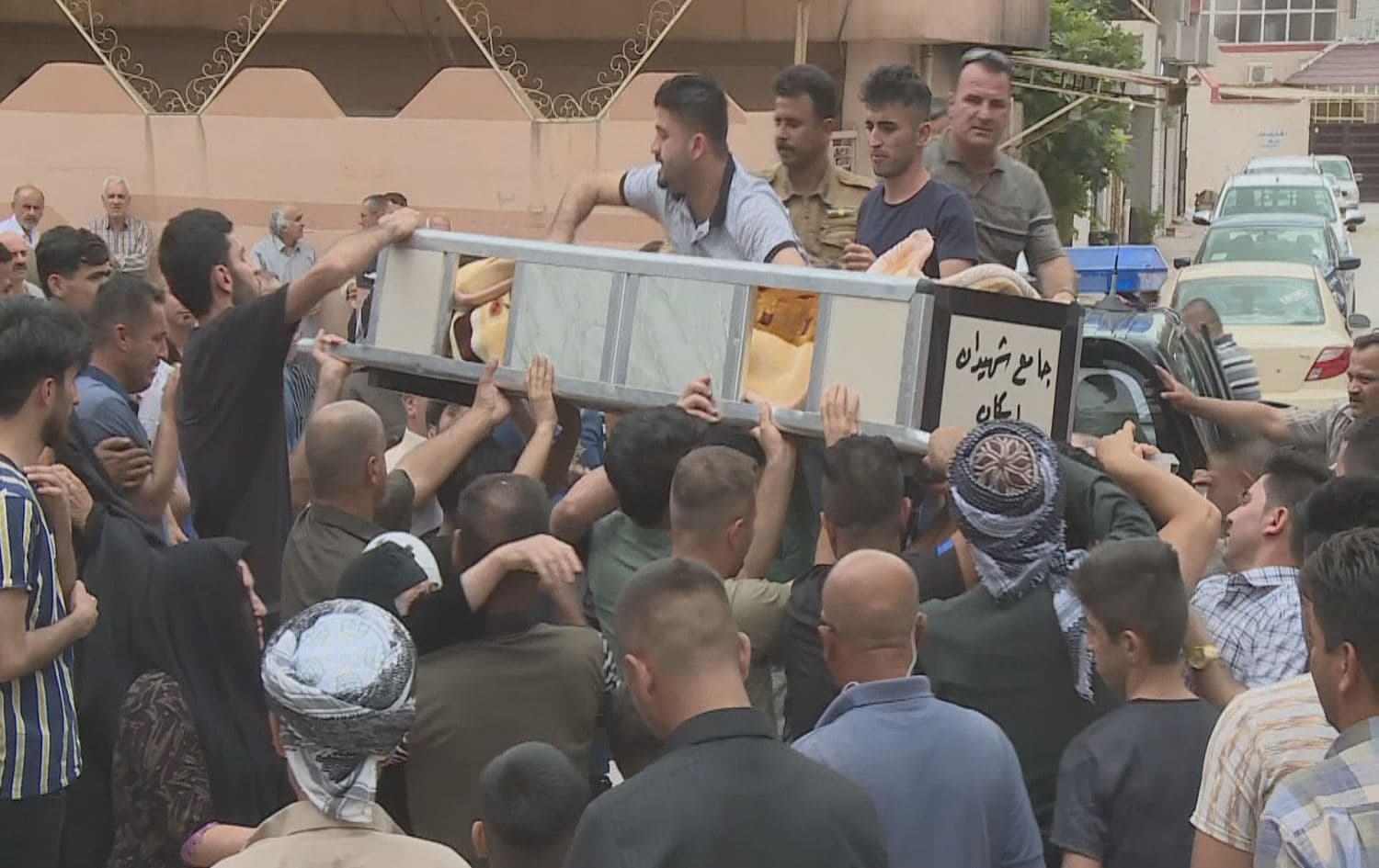 Mourners at the funeral of Bahjat Anwar in Kirkuk on May 25, 2020. Photo: Rudaw