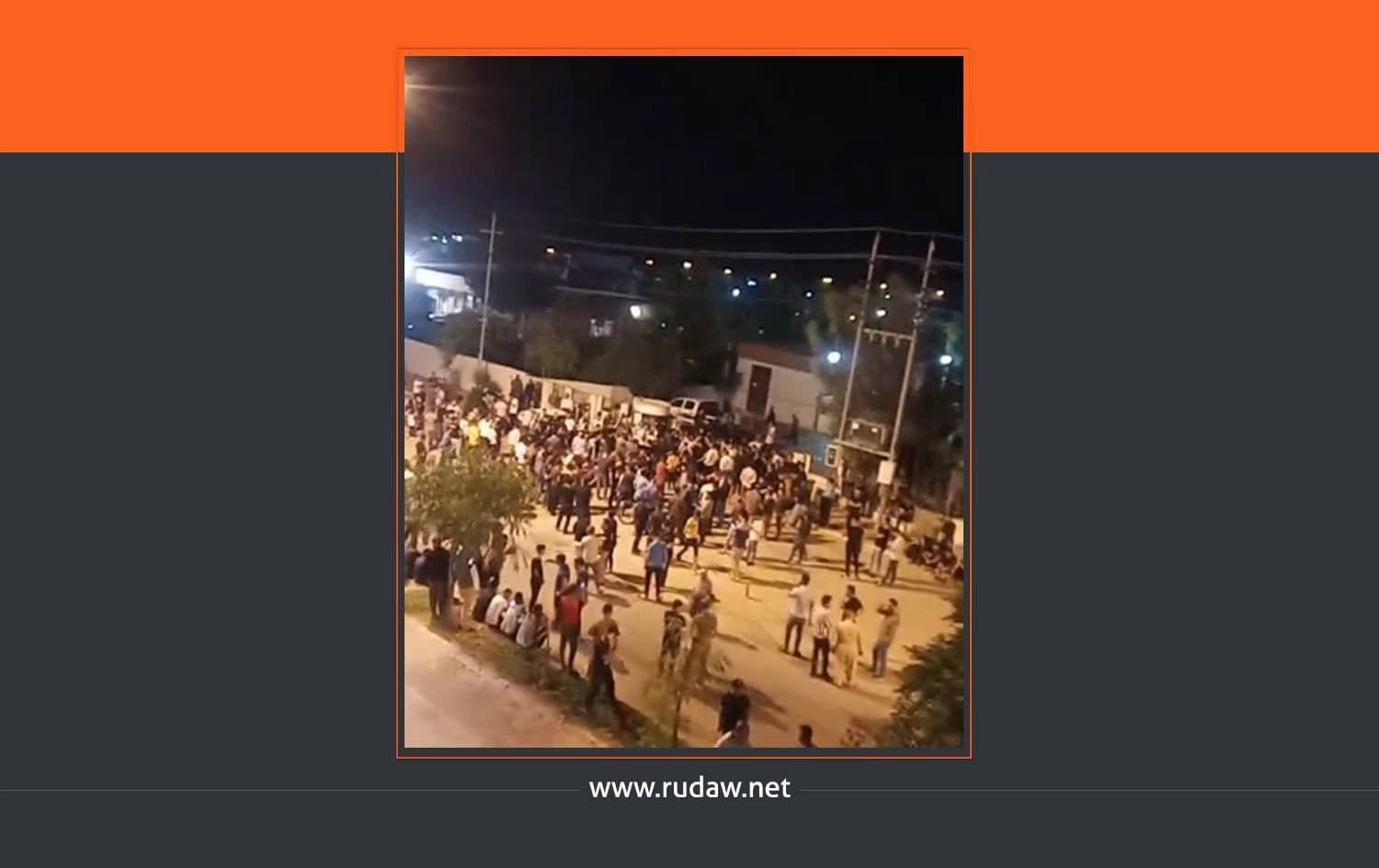 بەشێک لە خەڵکی دەربەندیخان و رانیە خۆپێشاندان دژی قەدەخەی هاتووچۆ دەکەن