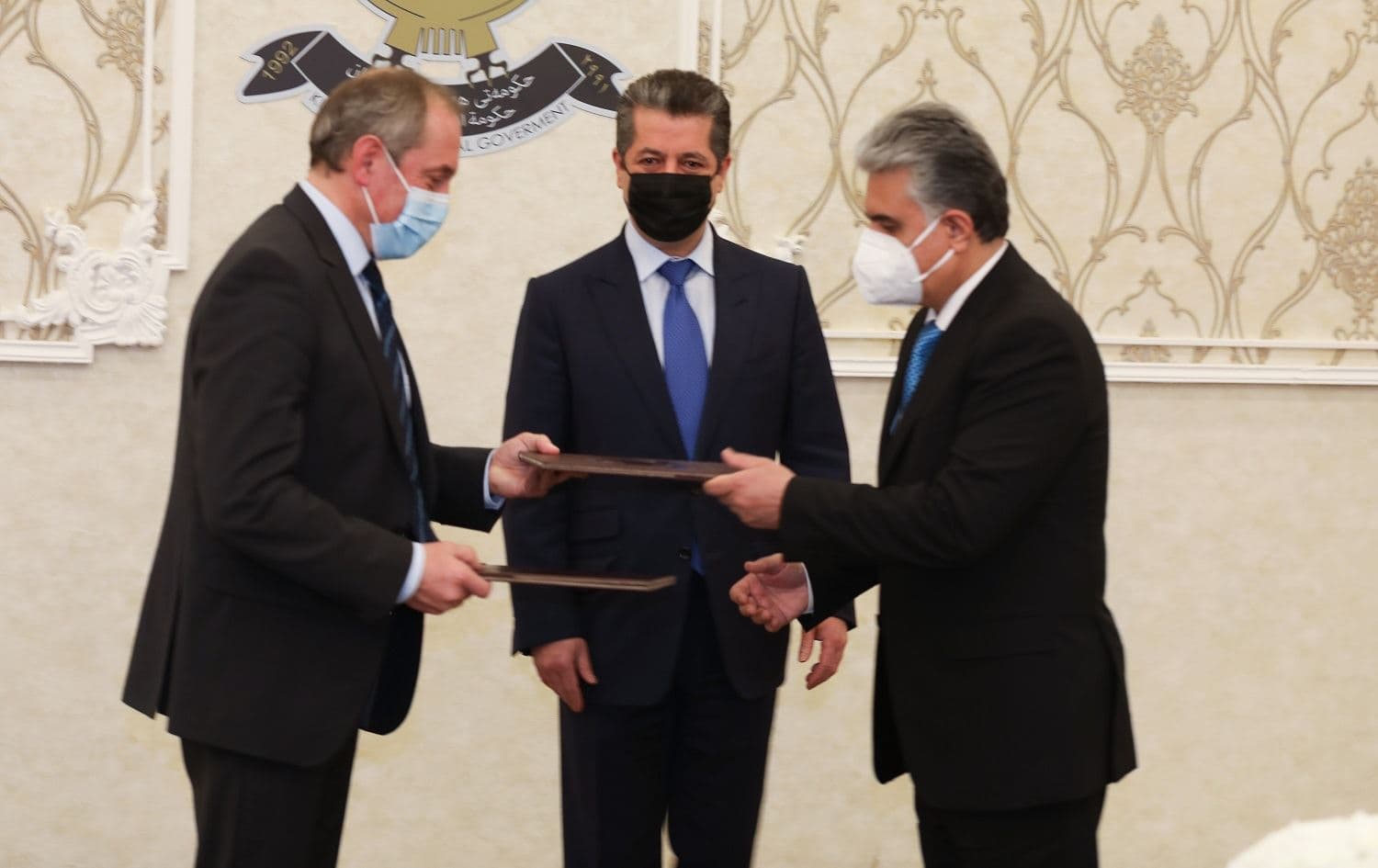 KRG officials and a German diplomat at Wednesday’s contract signing ceremony. November 25, 2020. Photo: Twitter