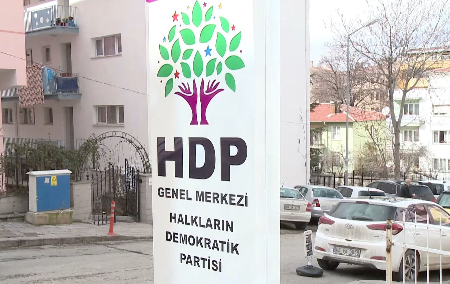 A sign in front of the HDP headquarters in Diyarbakir (Amed). File photo: Rudaw