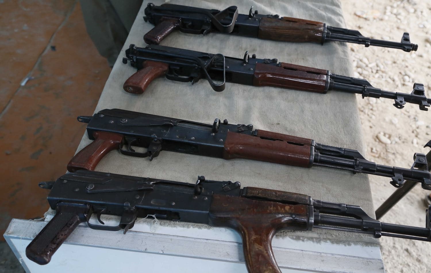 Weapons are for sale in an Erbil gun market. File photo: Rudaw