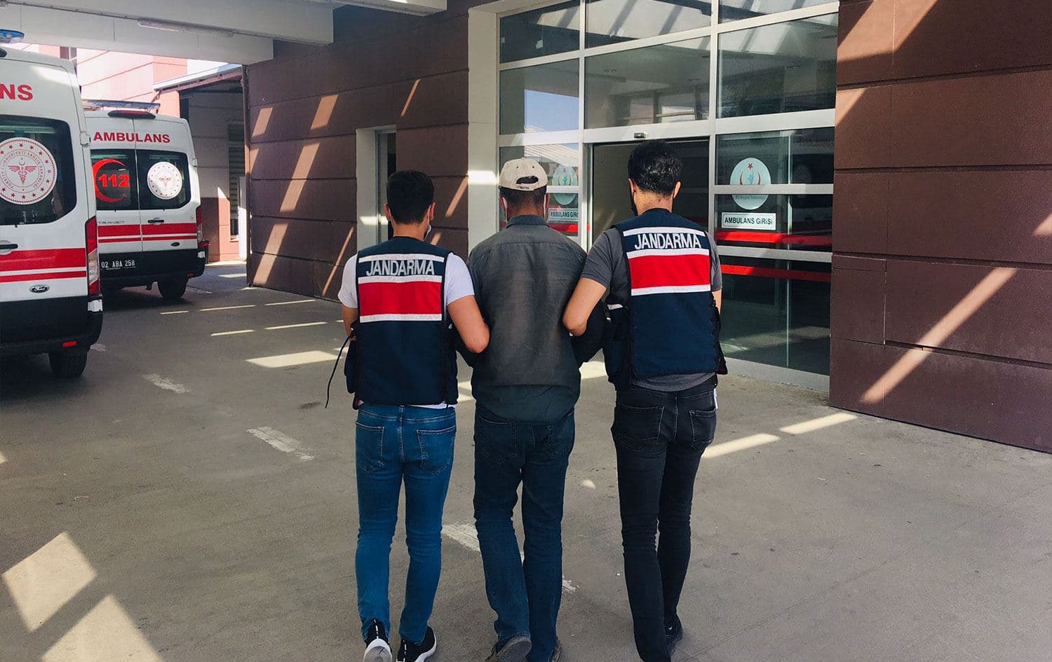 Adıyaman'da iki kişi hakimlikçe tutuklandı