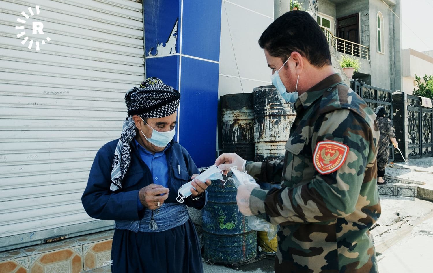 Erbil distributes masks to citizens on June 4, 2020. Photo: Bilind T. Abdullah/Rudaw