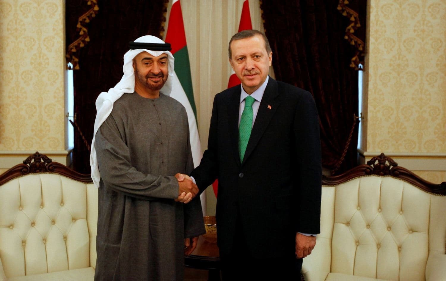 BAE Veliaht Prensi Muhammed bin Zayed el Nahyan ve Türkiye Cumhurbaşkanı Recep Tayyip Erdoğan / Foto: Şubat 2012 - Reuters