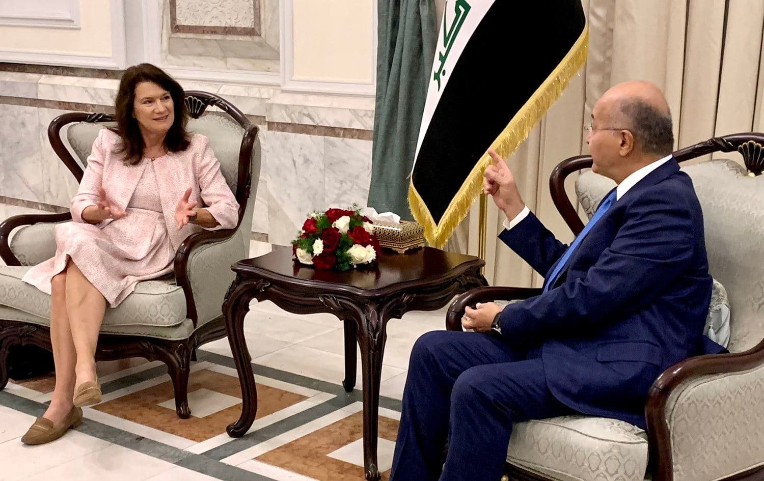 Swedish Foreign Minister Ann Linde (left) speaks with Iraqi President Barham Salih (right) in Baghdad on November 22, 2021. Photo: handout/Ann Linde Twitter