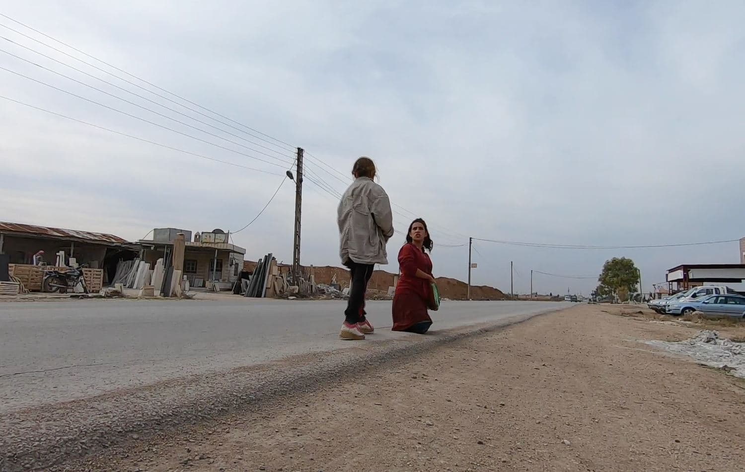 Rojava teenager seeks prosthetic limbs