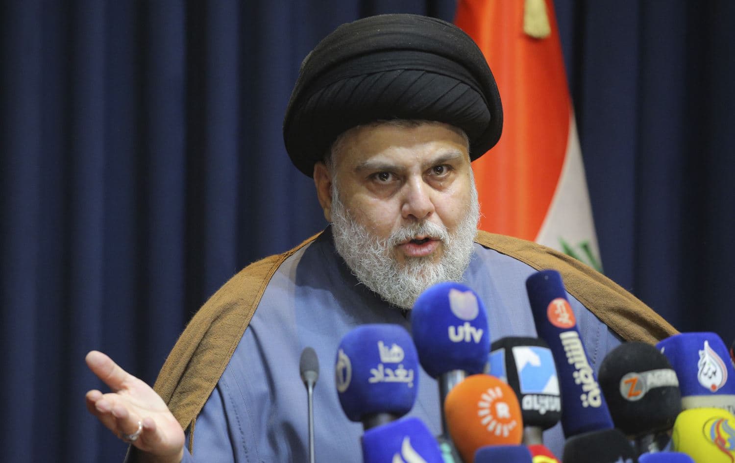 Shiite cleric Muqtada al-Sadr speaking at a press conference in Najaf, Iraq, on November 18, 2021. Photo: AP
