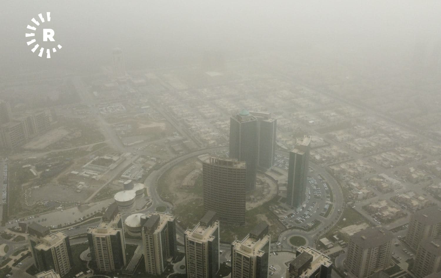 Sandstorm engulfs Erbil, suspending flights from the city's airport on April 7, 2022. Photo: Bilind T. Abdullah/Rudaw