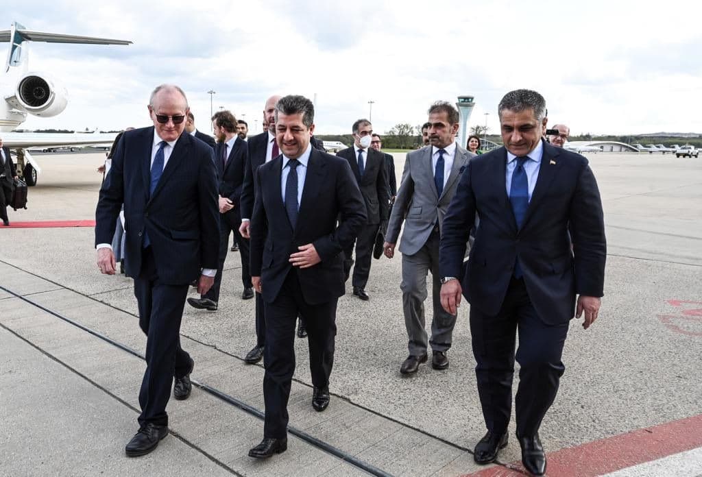 KRG PM Masrour Barzani (middle) arrives in London. Date: April 18, 2022. Photo: handout/KRG