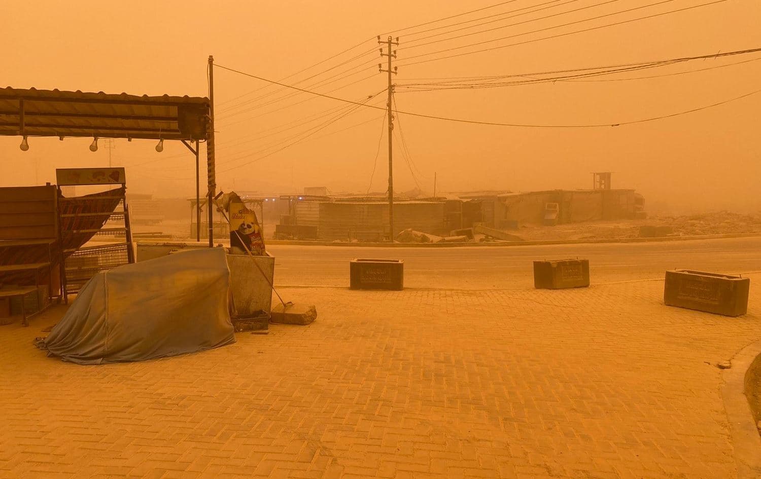 Heavy dust stom in Baghdad on May 5, 2022. Photo: Mustafa Goran/Rudaw