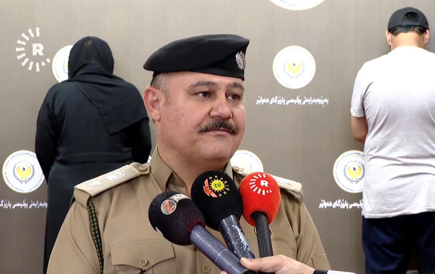 پۆلیسی هەولێر پیاوێکی 'بەتەمەن' دەستگیردەکات کە لە تۆڕە کۆمەڵایەتییەکان ئافرەتانی خەڵەتاندووە