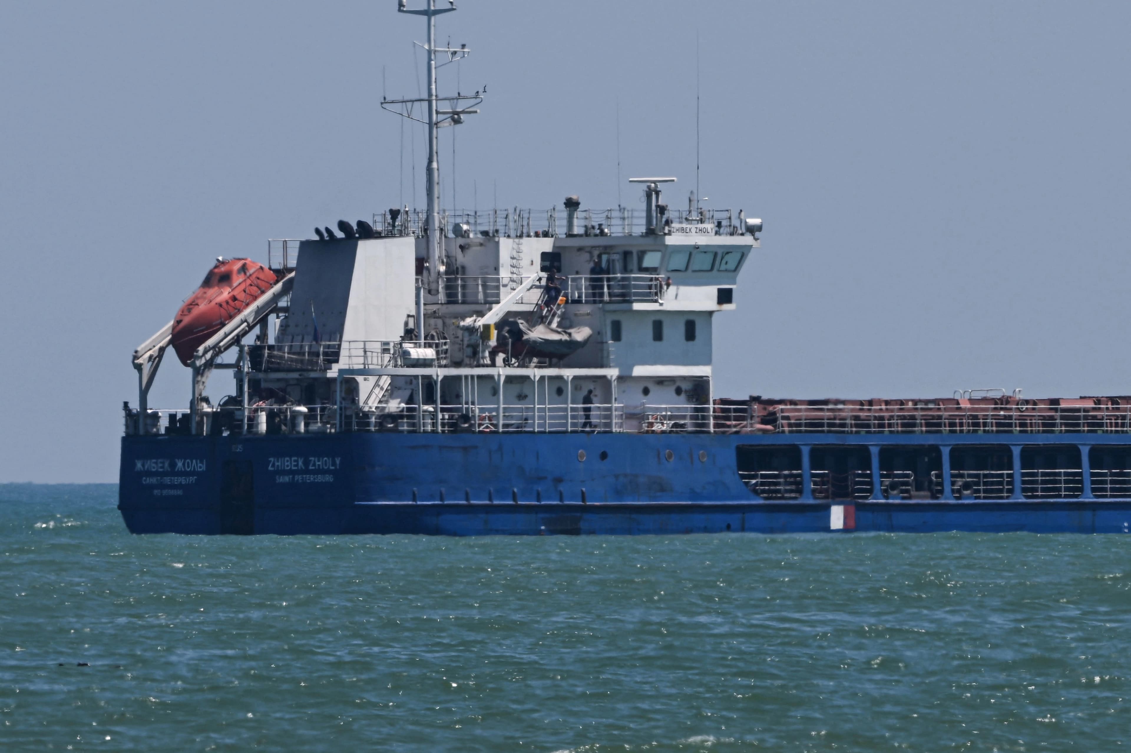 The Russian-flagged cargo ship "Zhibek Zholy" is anchored on July 5, 2022 at black sea coast of Karasu district in Sakarya. Photo: AFP