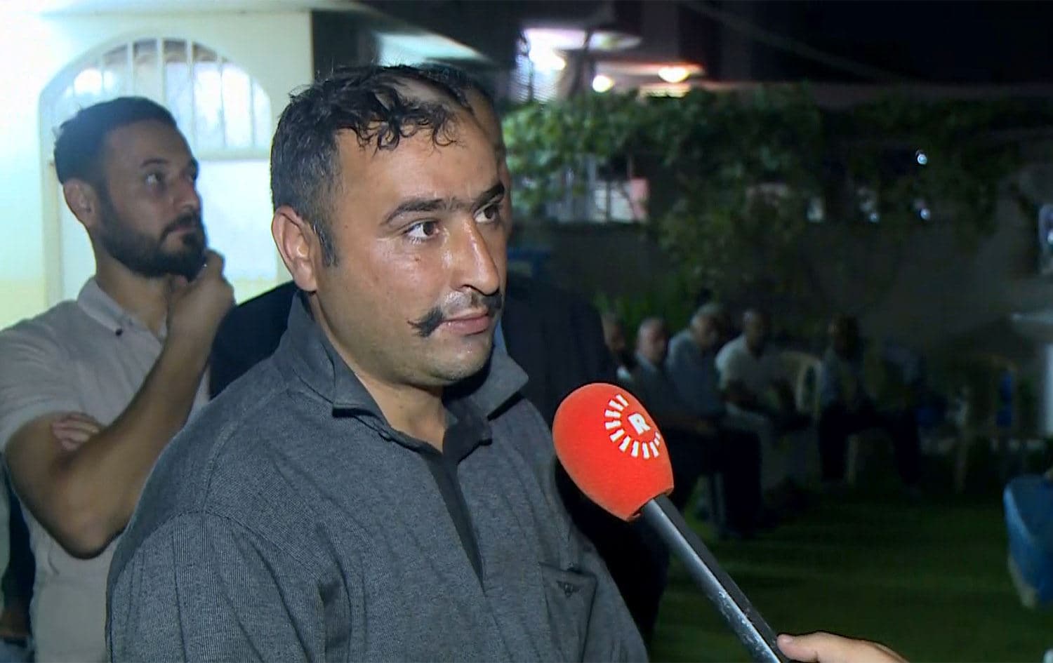 دەستەی ناوچە کوردستانییەکان لەبارەی تاشینی سمێڵی گەنجە کاکەییەکە: لە زەلیلی و داماوییانە بەرامبەر پێشمەرگە