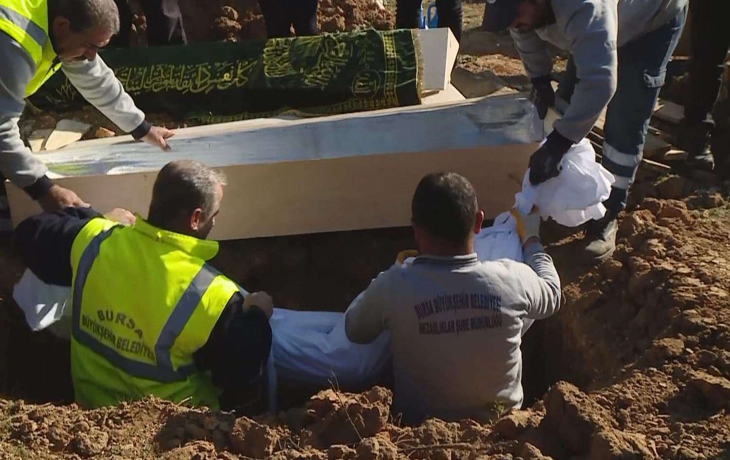 چیرۆکی گیانلەدەستدانی شەش منداڵی سووری و دایکێک لە تورکیا