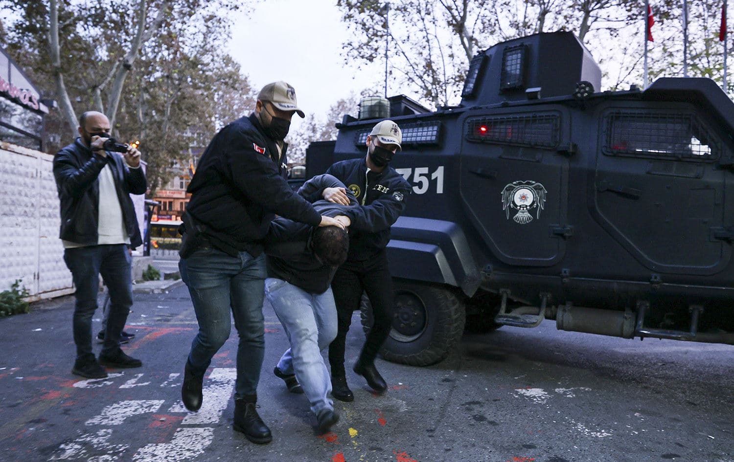 Taksim saldırısında 5 kişi daha tutuklandı