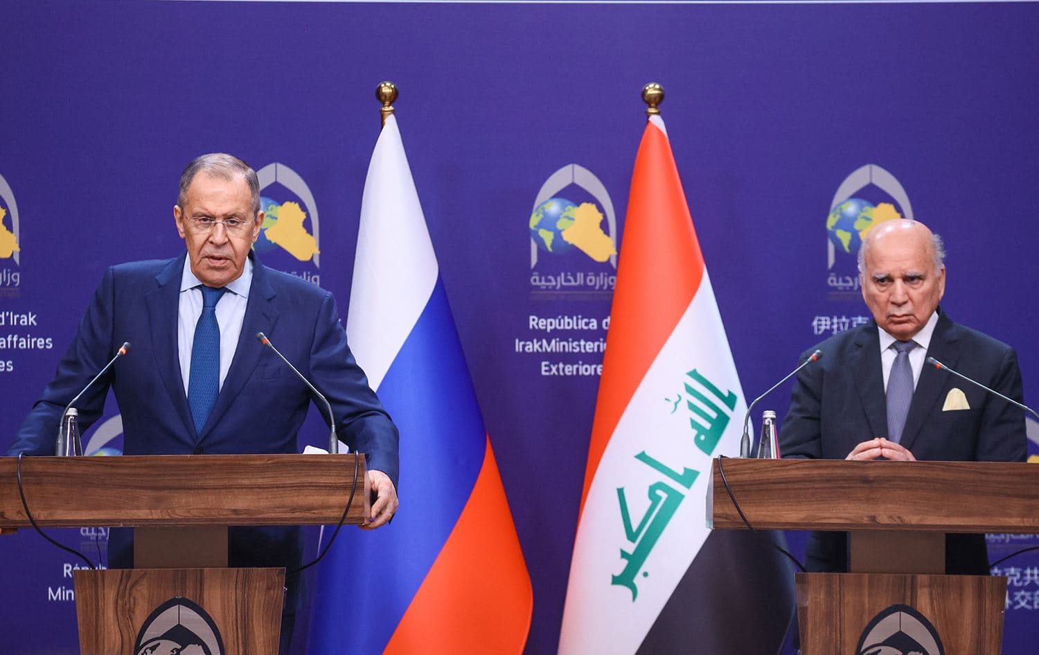 Russian Foreign Minister Sergey Lavrov (L) and his Iraqi counterpart Fuad Hussein hold a press conference at the ministry of foreign affairs in Baghdad on February 6, 2023. Photo: handout/Russian foreign ministry/AFP