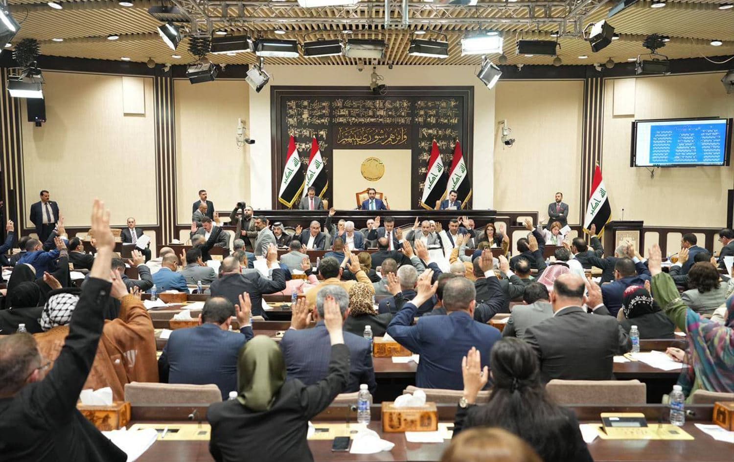 Irak Parlamentosu seçim yasasını onayladı