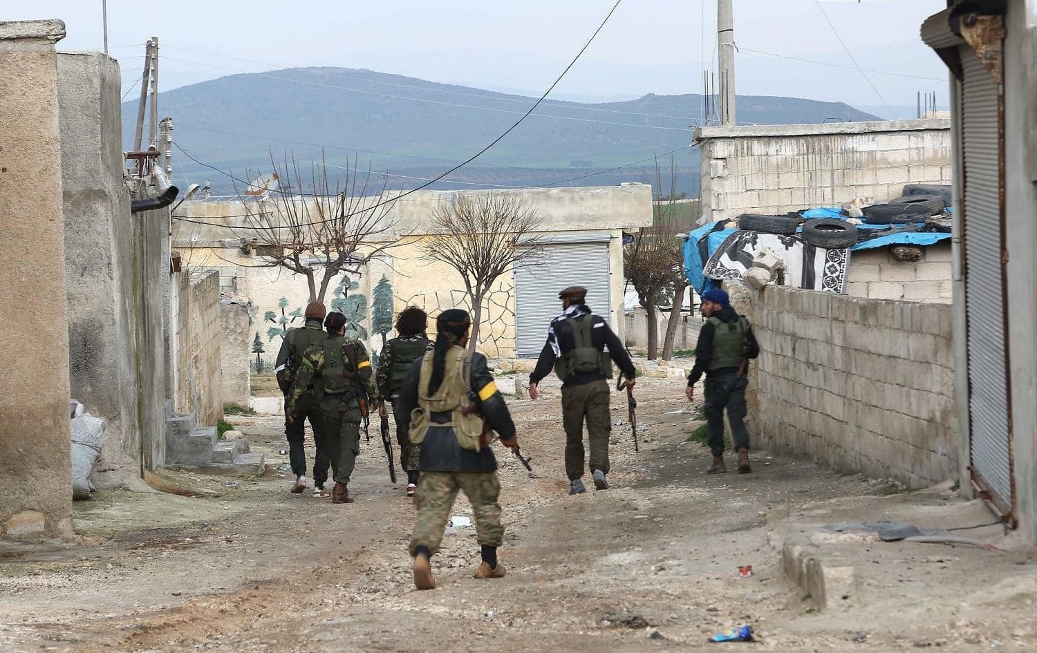 Efrîn: Grûpa Emşat bi ser ziyandîtiyên erdhejê de bacê disepîne