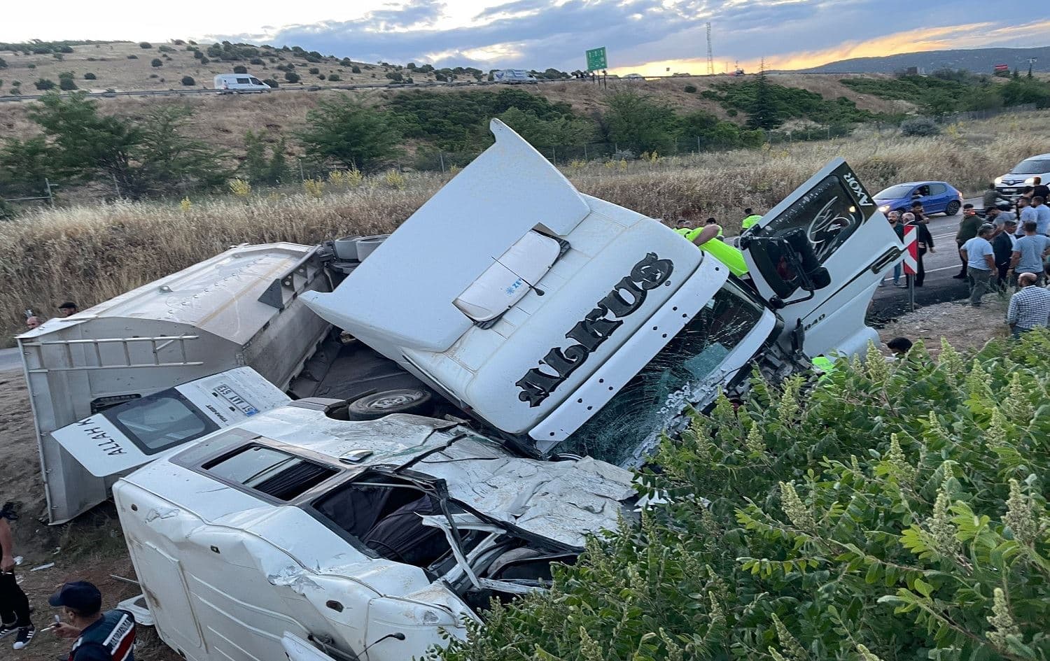 Li Dîlokê di qezaya trafîkê de 3 kes mirin û 5 kes birîndar bûn