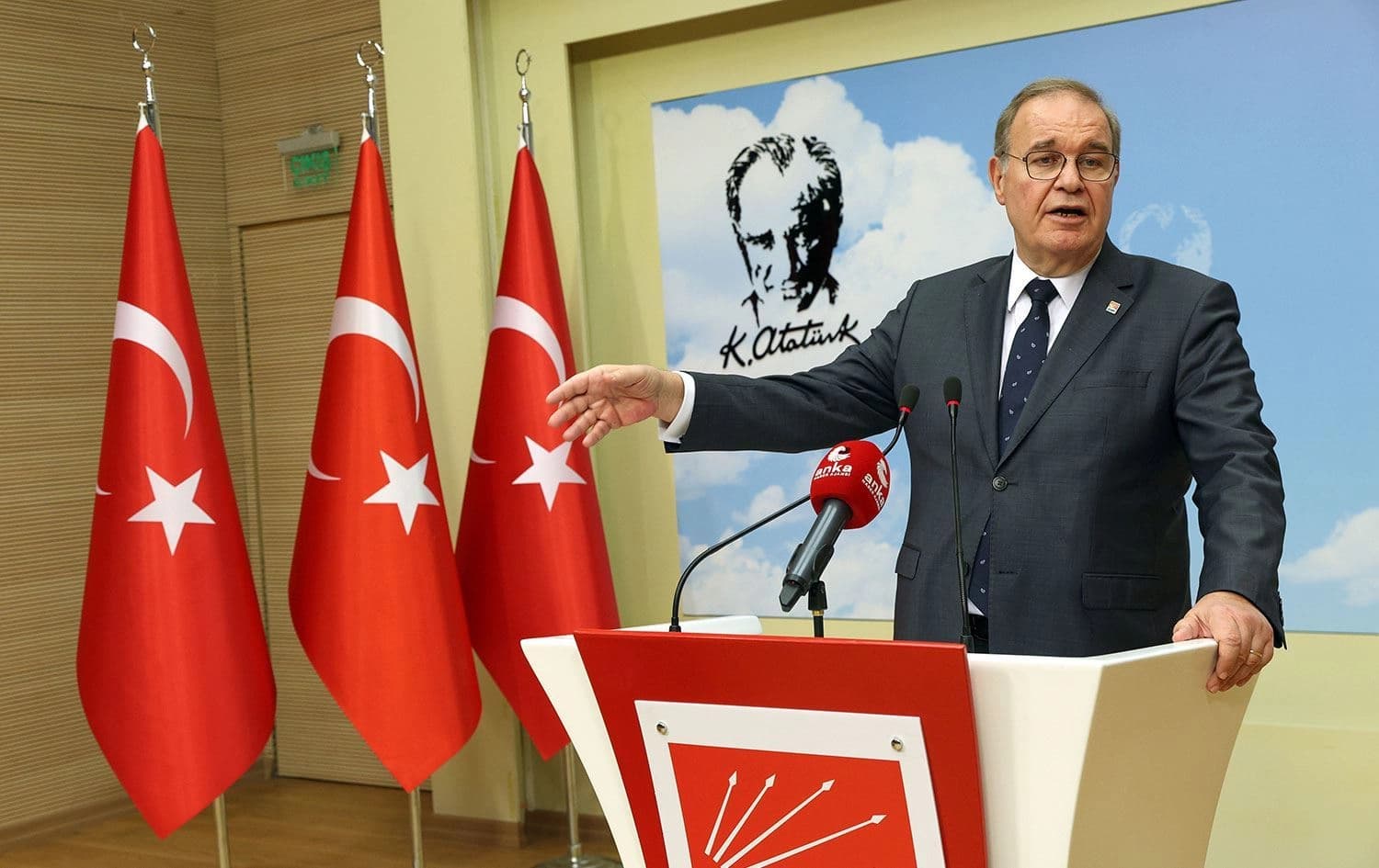CHP Sözcüsü Faik Öztrak