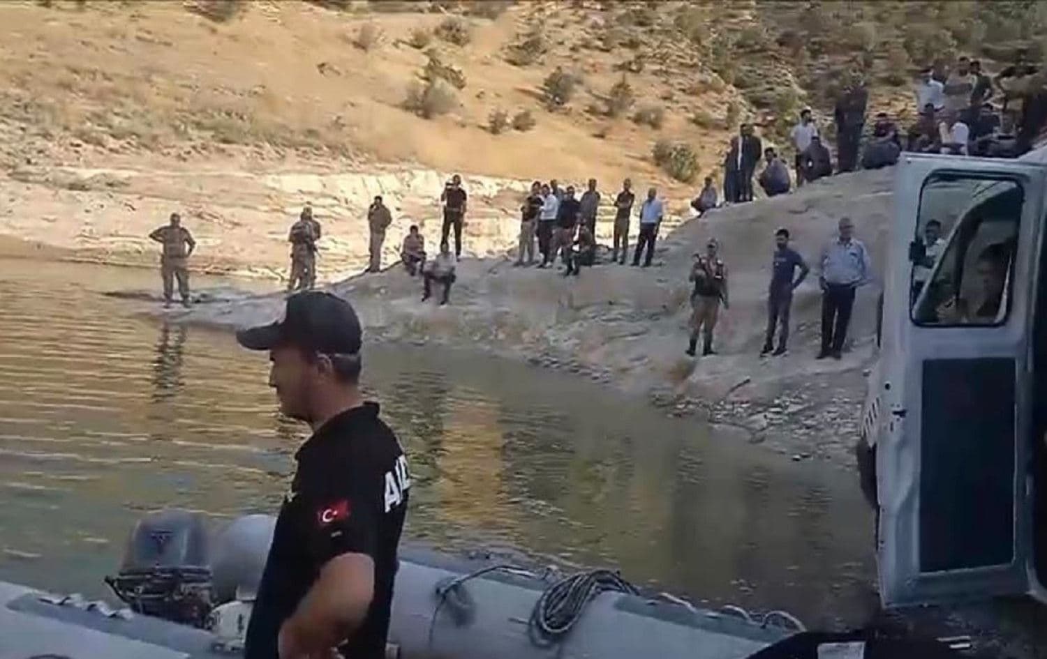 Siirt'te çaya giren oğlunu kurtarmak isteyen baba boğuldu Foto: AA
