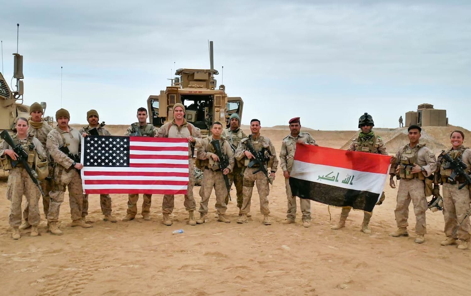 جنود عراقيون وأميركيون ضمن التحالف الدولي