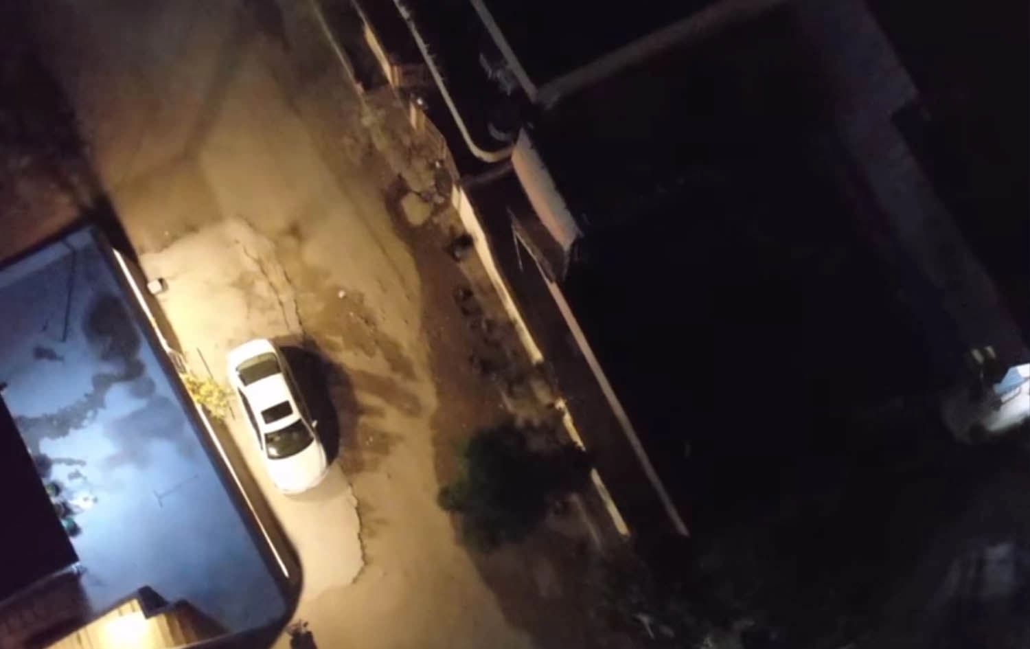 Screengrab from footage released by Sulaimani Asayish forces showing an above view of security forces entering a house to arrest ISIS suspects on August 25, 2023. Photo: screengrab/Sulaimani Asayish directorate