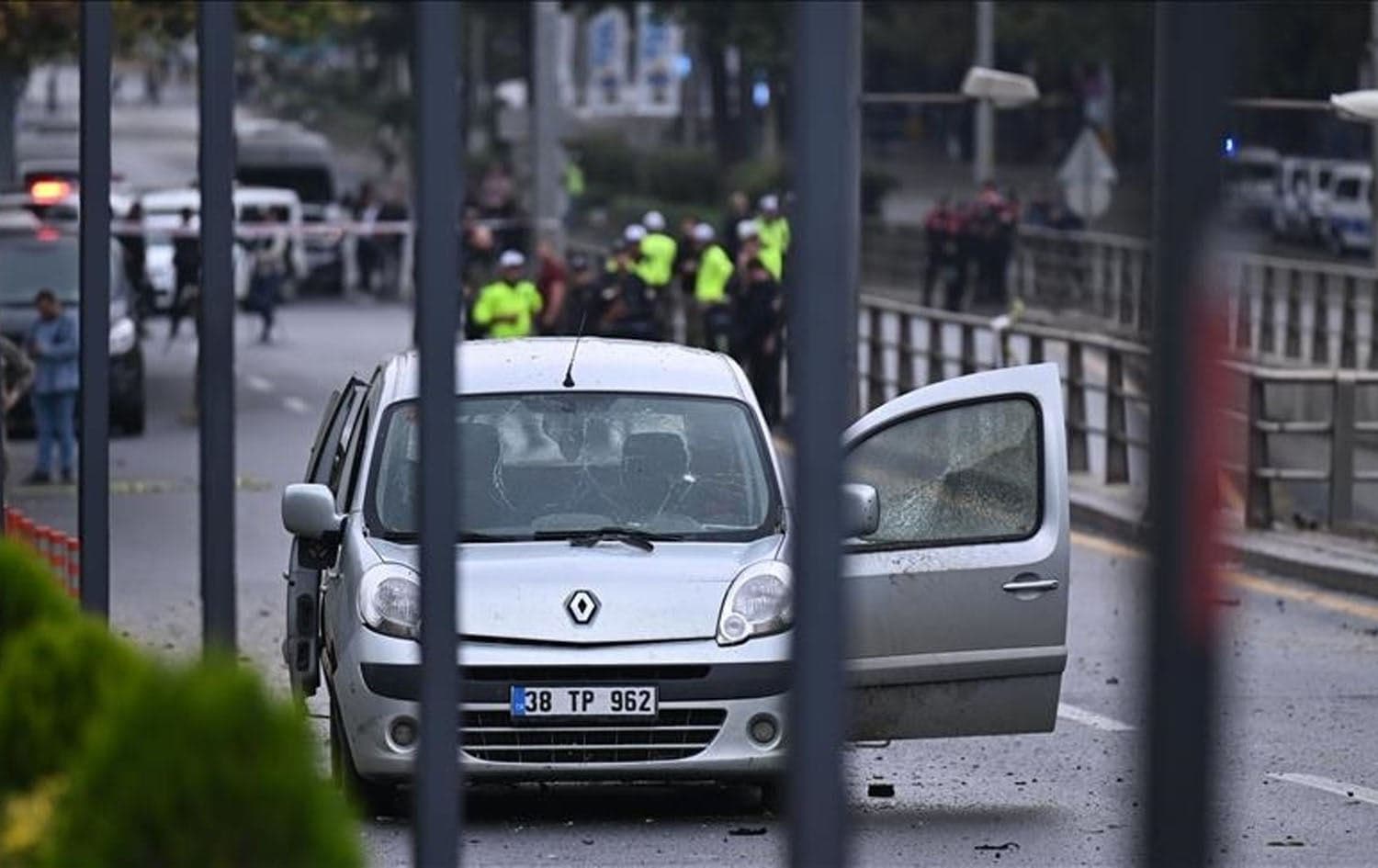 The car used by the attackers in Ankara in front of the Turkish interior ministry on October 1, 2023. Photo: Anadolu Agency