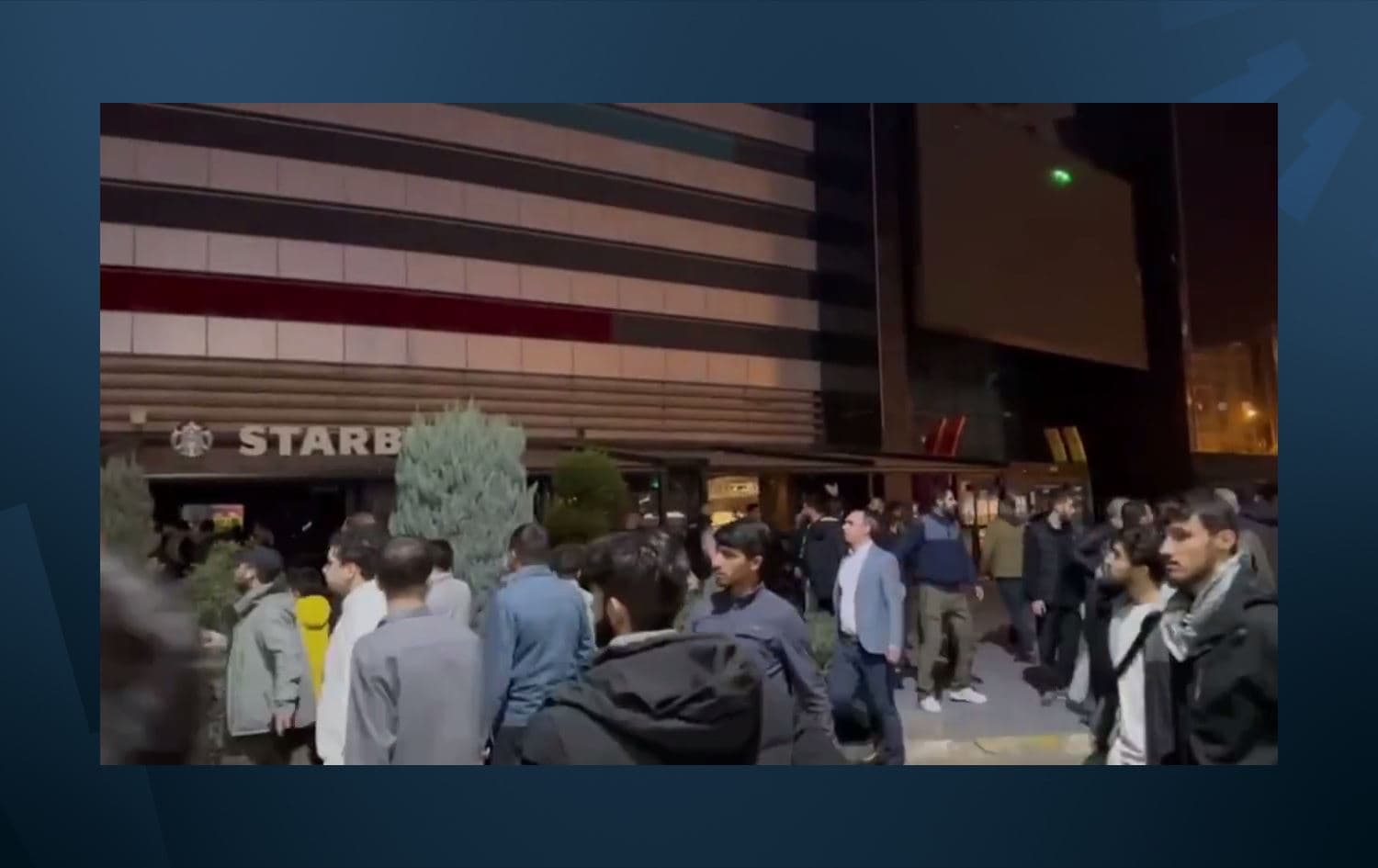Li Amed û Dîlokê êrişî Starbucksê hat kirin