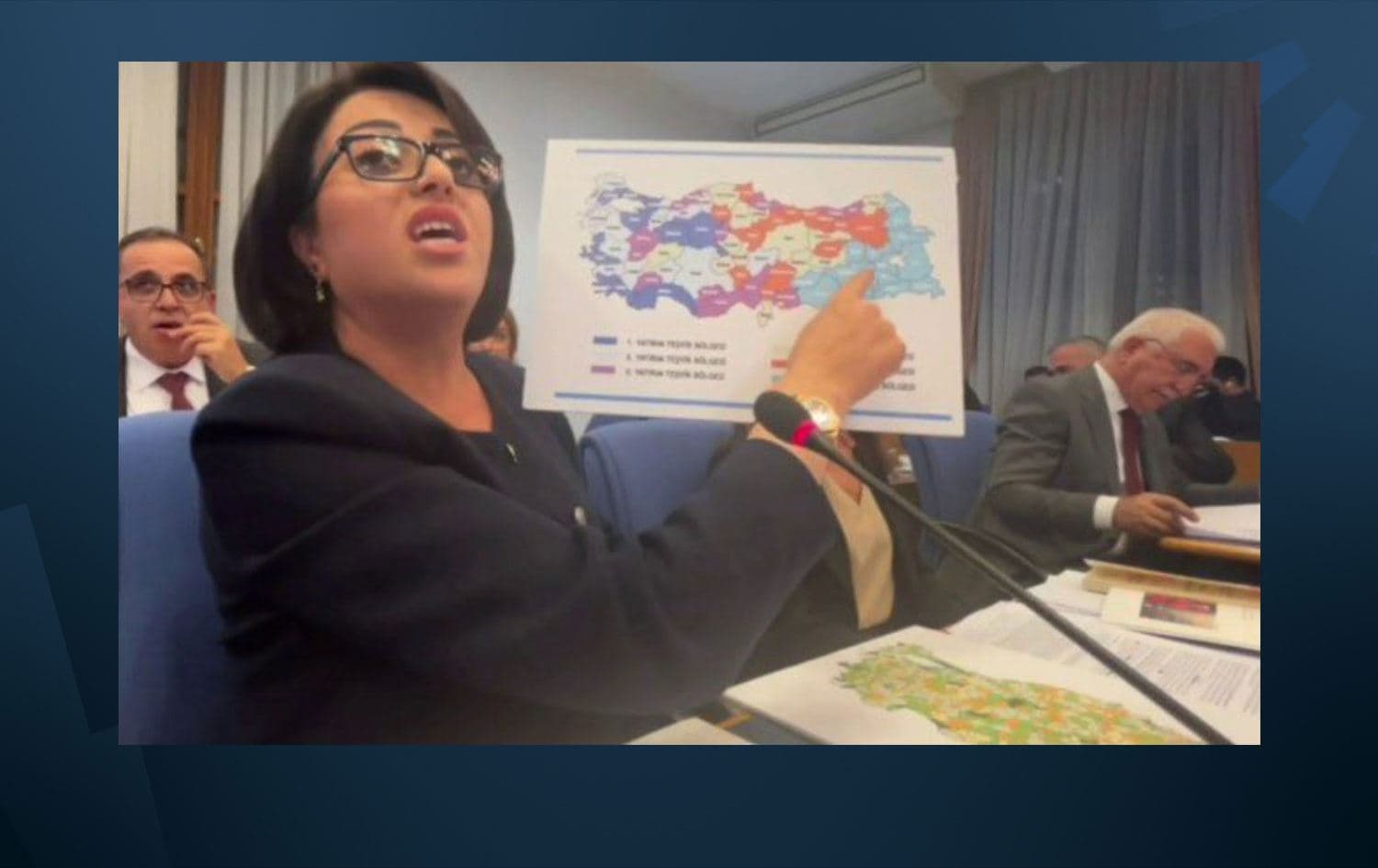 Parlamentera HEDEPê Oznur Bartin 