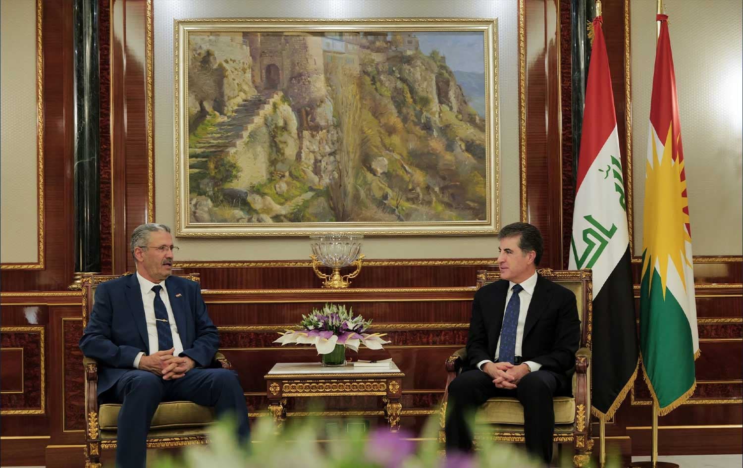 نێچیرڤان بارزانی، سەرۆکی هەرێمی کوردستان و حەیان عەبدولغەنی، وەزیری نەوتی عێراق