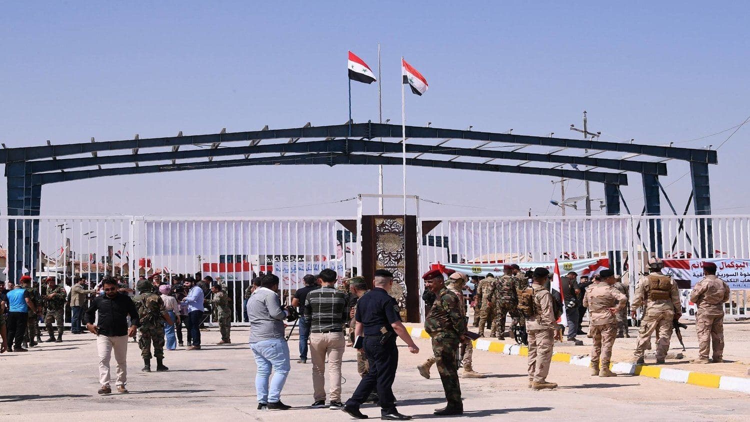 معبر البوكمال الحدودي - أ ف ب