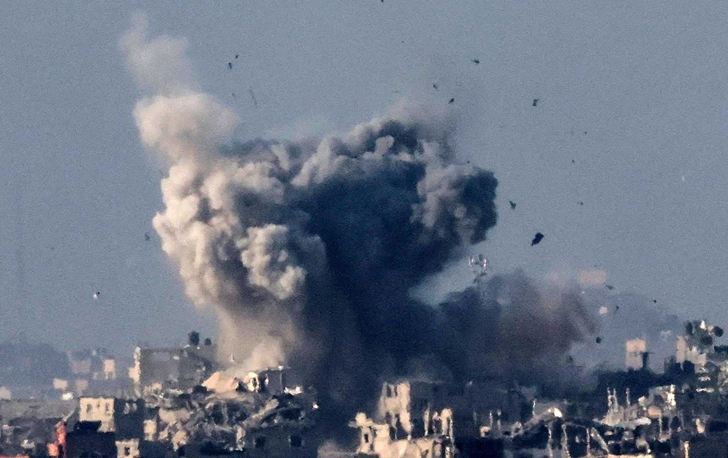Gazze'ye yönelik İsrail bombardımanı