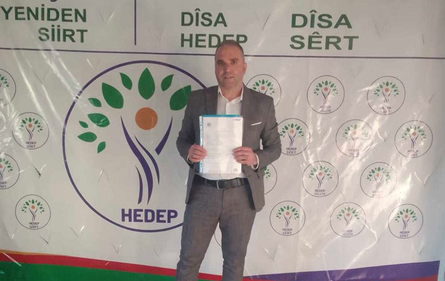 Cemil Taşkesen aday adaylığı başvurusu yaptı. 