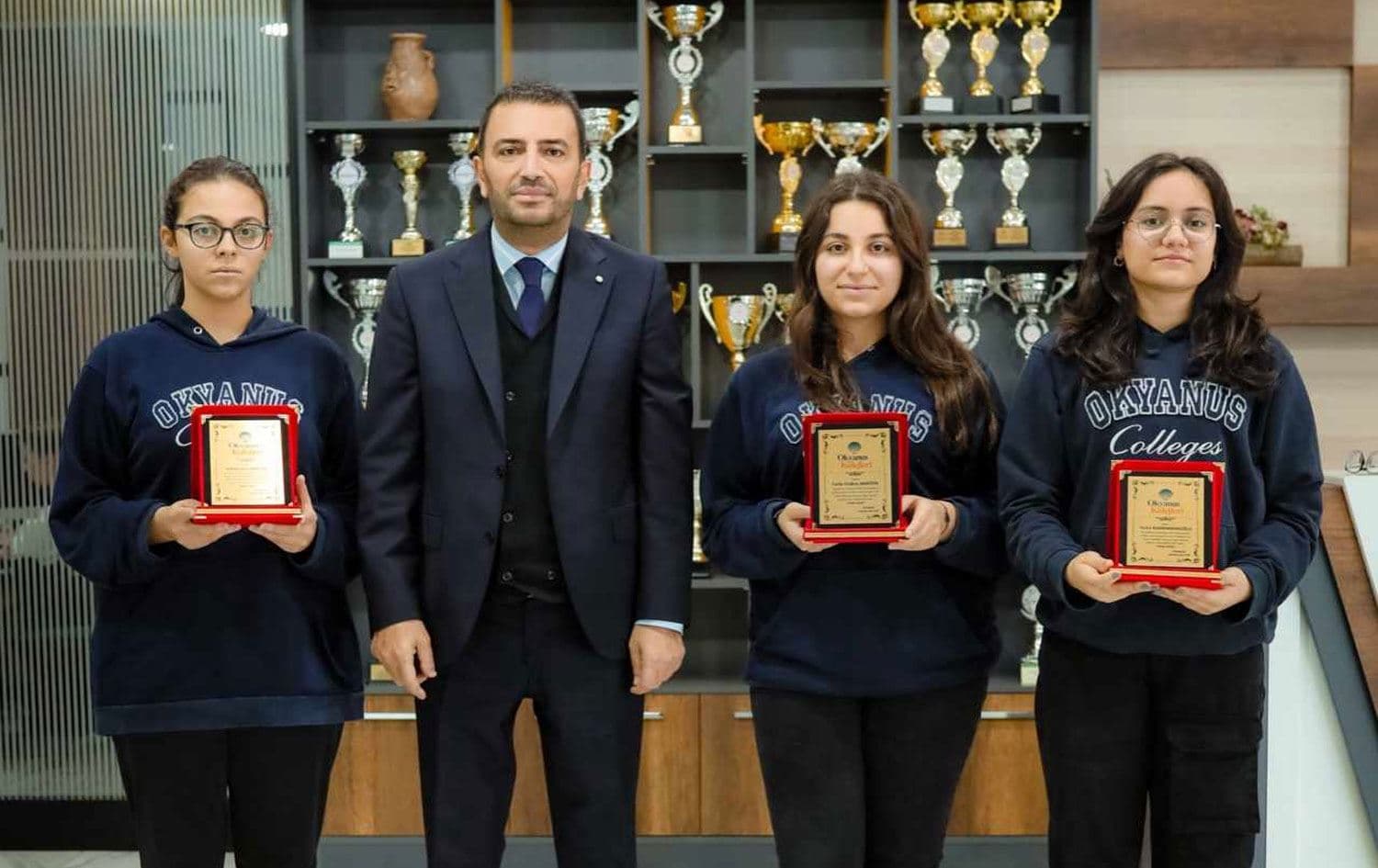 Yaren Kahramanoğlu, Faide Firdevs Akaydın ve Fatima Gül Akaydın