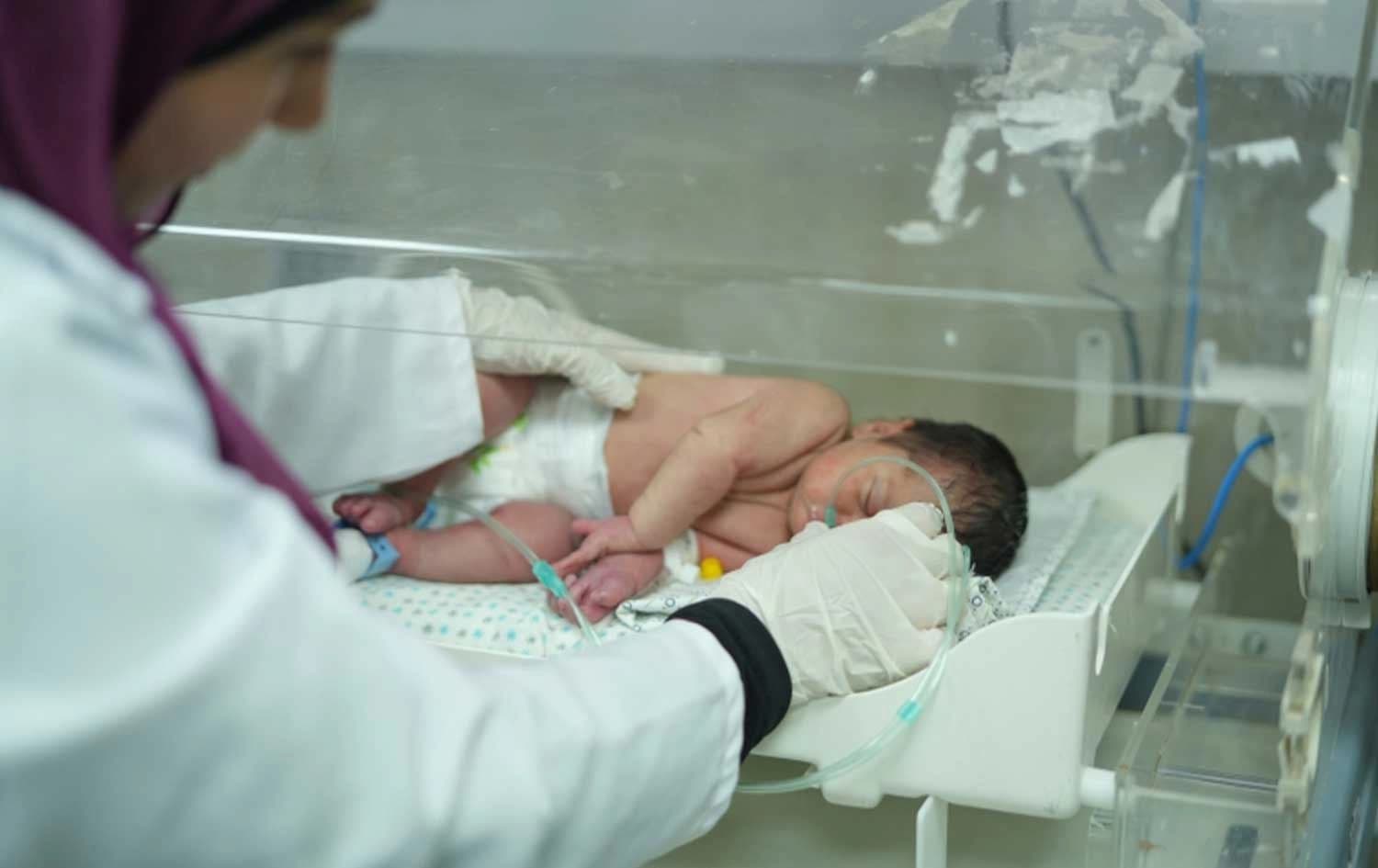 منداڵێکی تازە لەدایکبوو لە غەززە