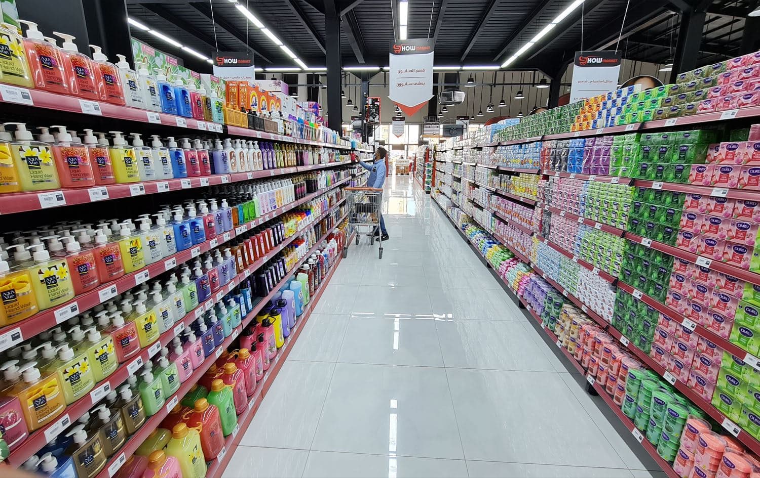 A citizen shopping at an Erbil market on December 24, 2020. Photo: Bilind T. Abdullah/Rudaw