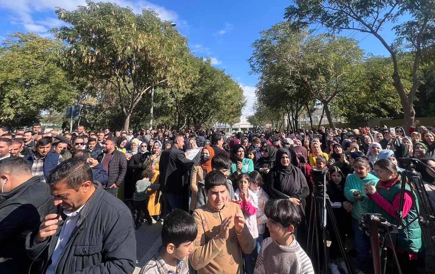 خۆپێشاندانی بەشێک لە مامۆستایان و فەرمانبەرانی ناڕازی. وێنە: هونەر حەمید - رووداو