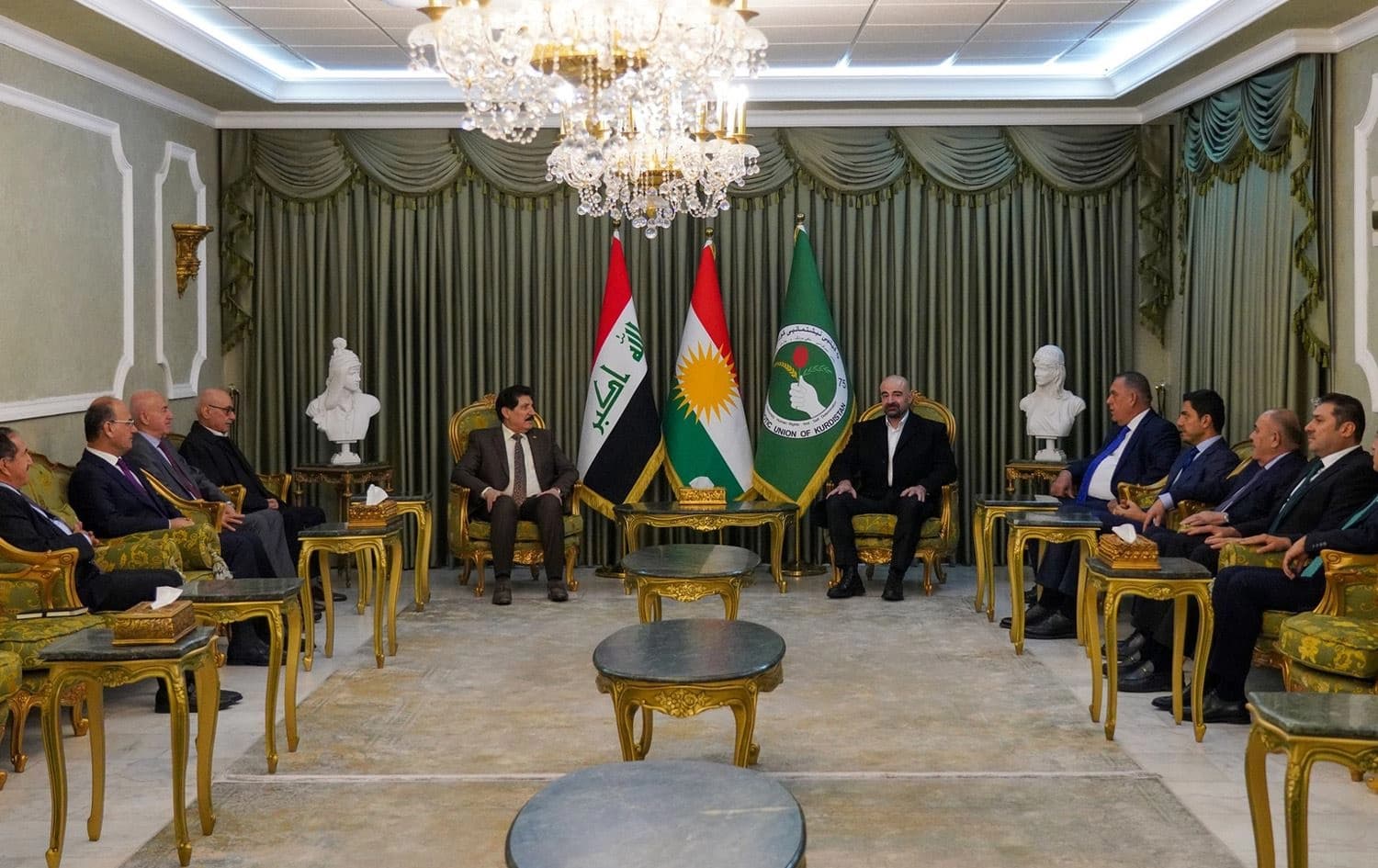 کۆبوونەوەی پارتی و یەکێتی لە دەباشان. 