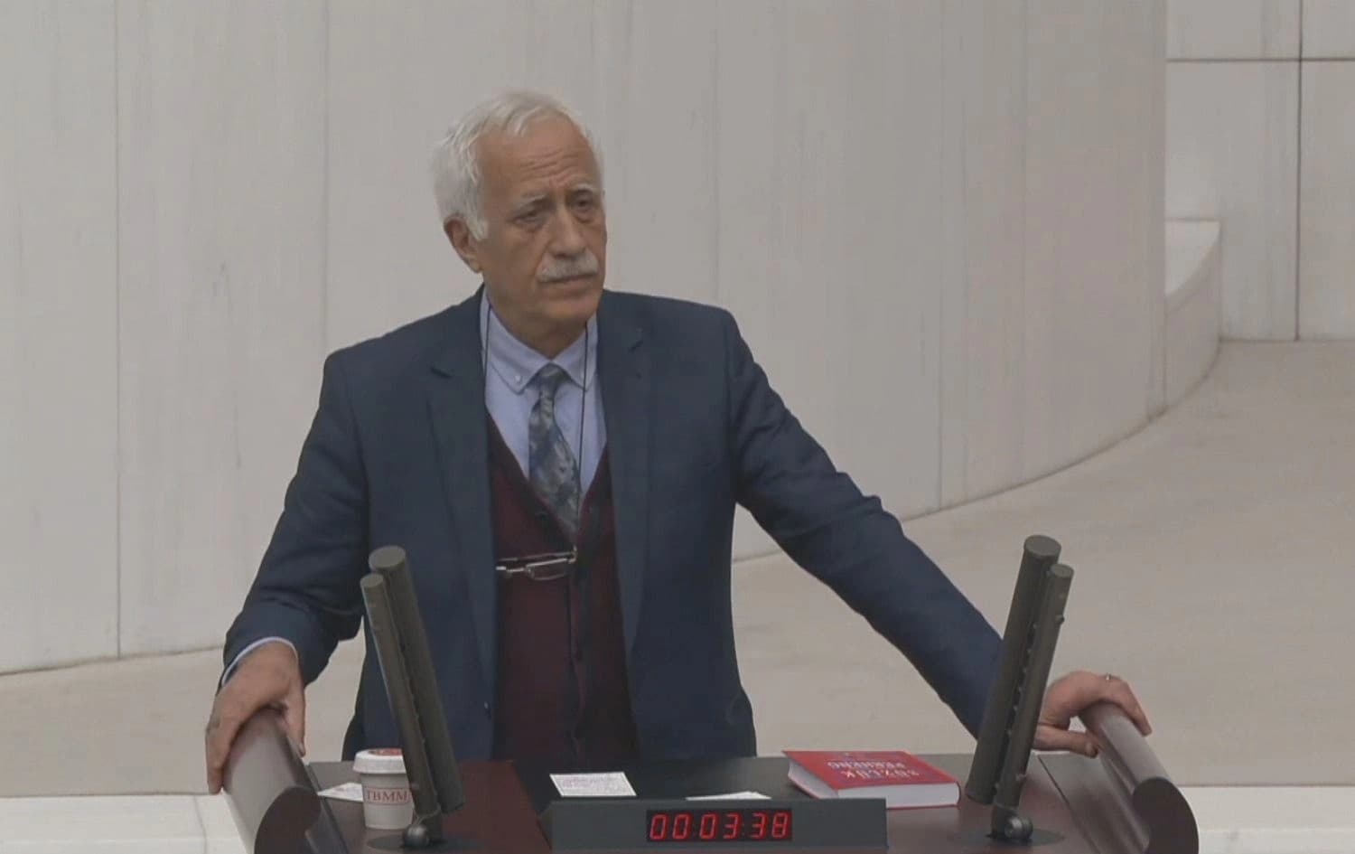  Parlamenterê DEM Partiyê Sînan Çîftyurek