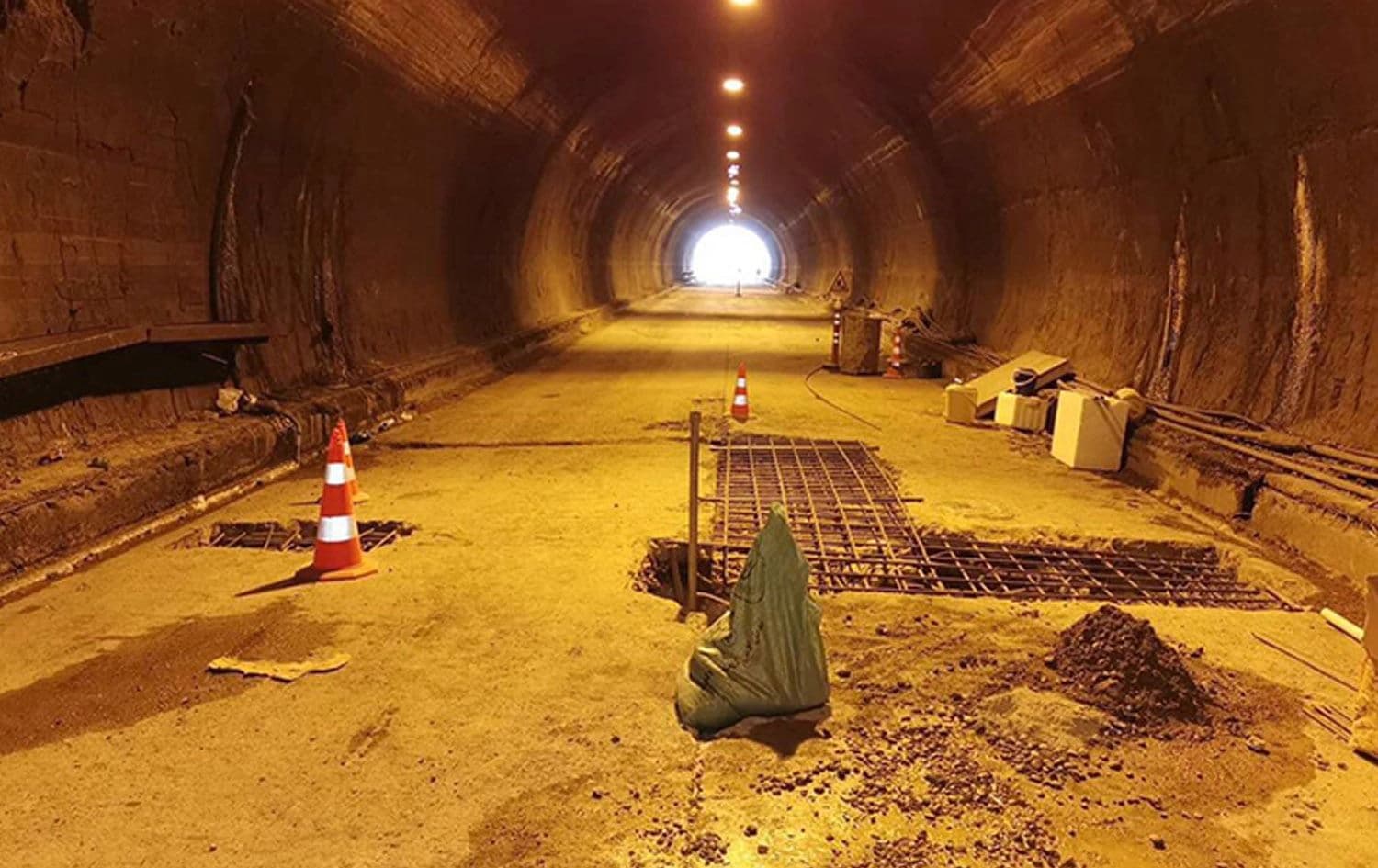 کارکردن لە توونێلی دەربەندیخان