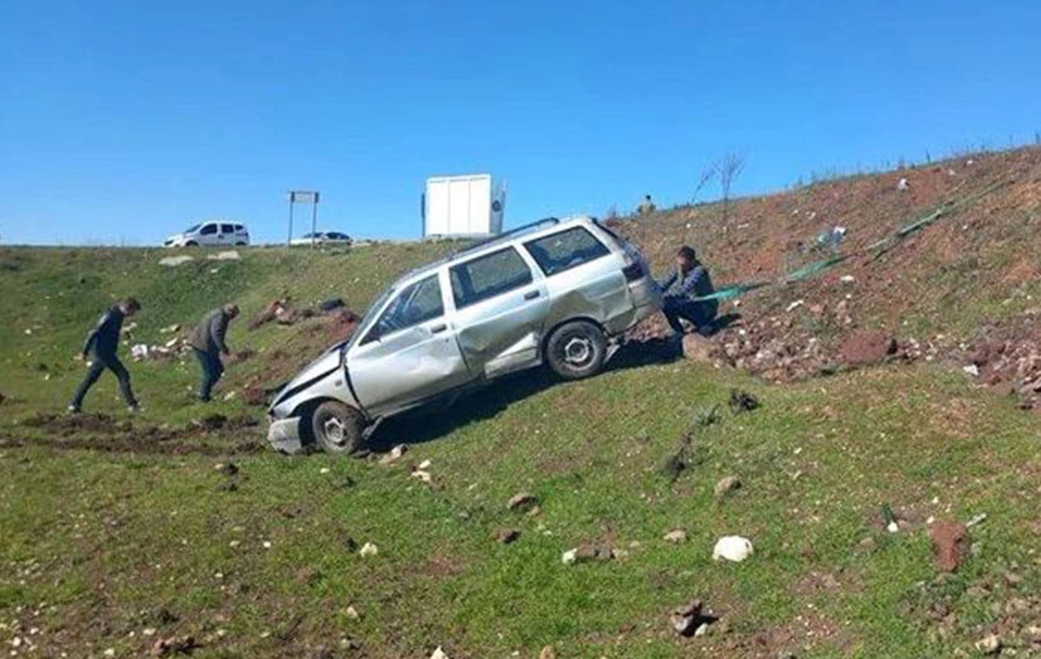 Li Amedê otomobîlek wergeriya: Wêne: DHA