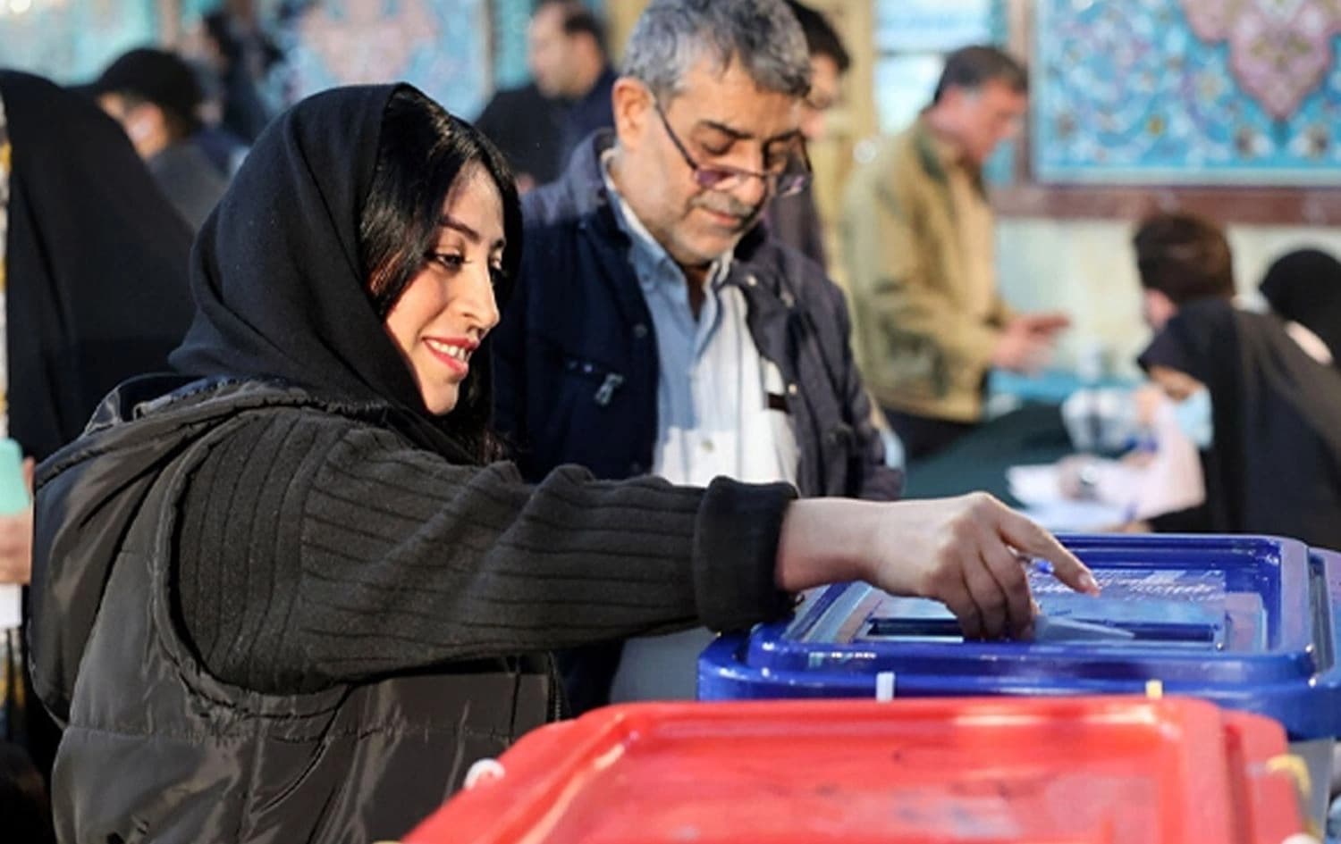 هاونیشتمانییەک لە ورمێ دەنگدەدات. 