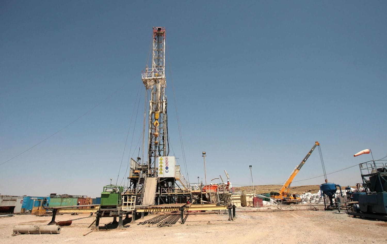 A drilling platform at an oil well digging site in the Kurdistan Region. Photo: Ali Al-Saadi/AFP