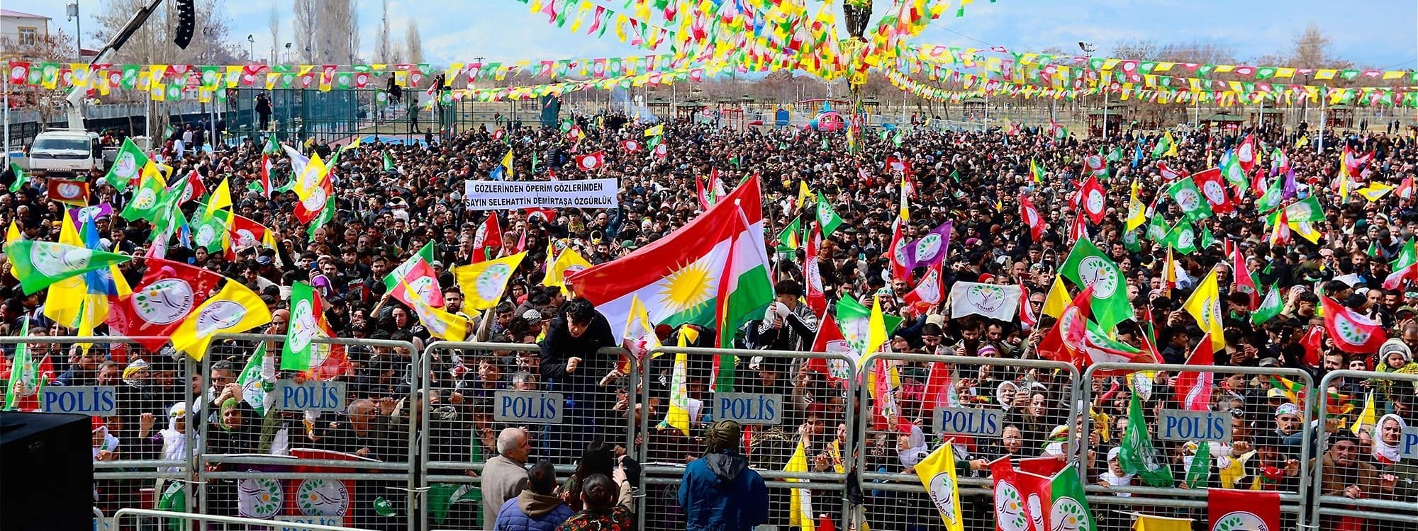 Fotoğraflarla Van’da Newroz kutlamaları