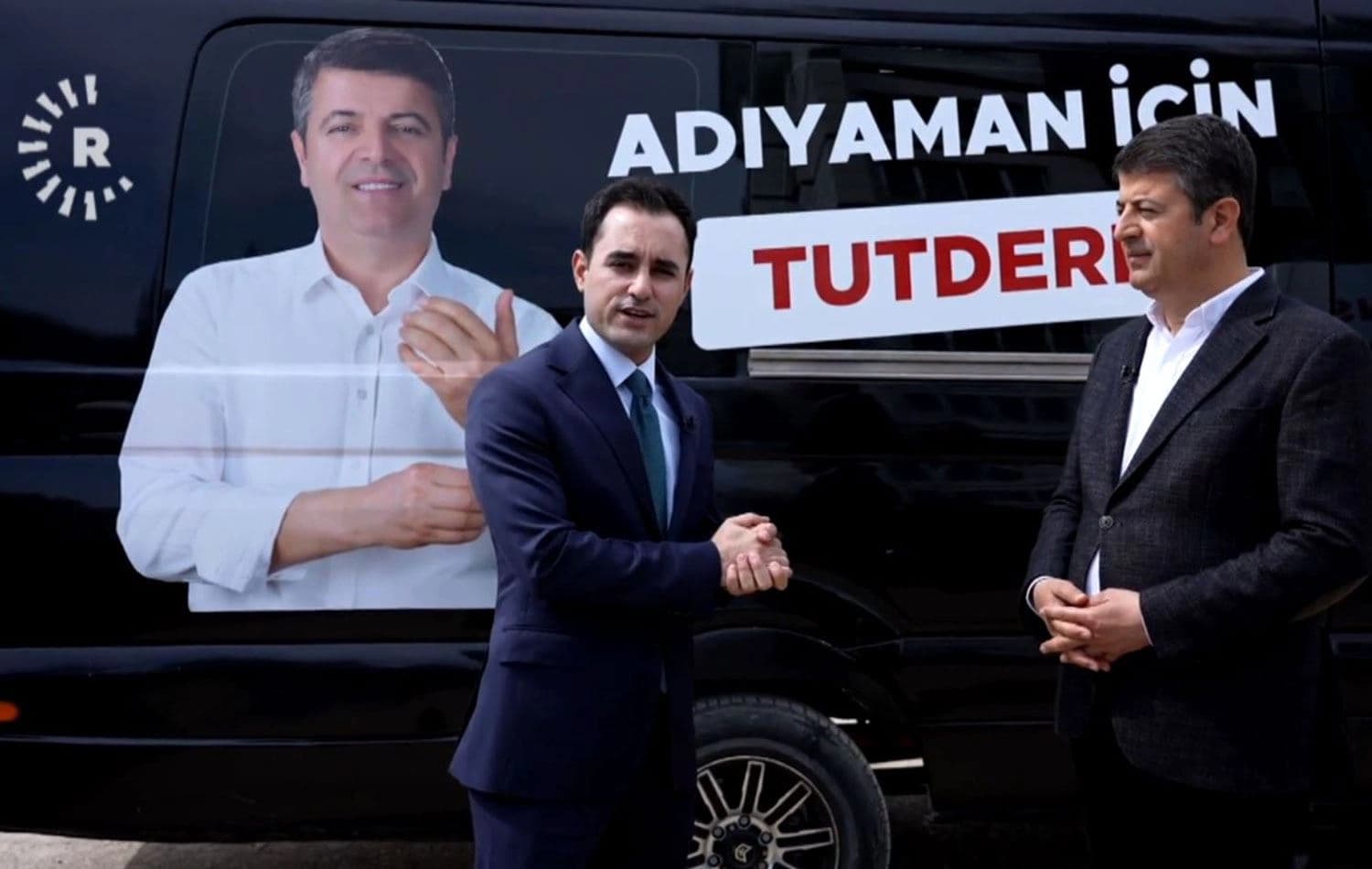 Abdurrahman Tutdere (sağda), “Rûdawî Emro” programında Nwener Fatih’in sorularını cevapladı. / Rûdaw