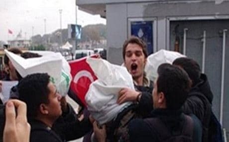 Türkiye Gençlik Birliği üyeleri 