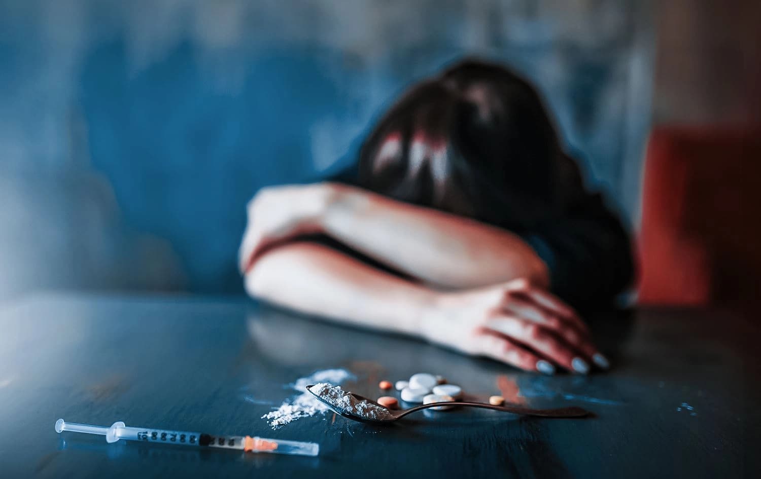 دیمەنێک بۆ روونکردنەوەی هەواڵەکە: ژنێک هۆشبەر بەکاردەهێنێت